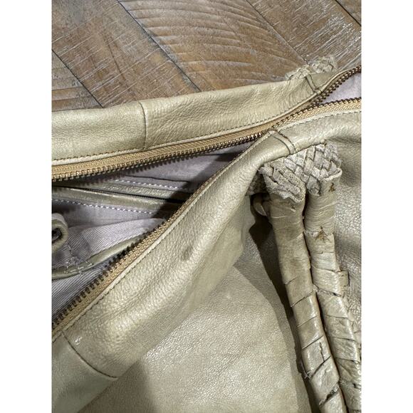DAY & MOOD Khaki Green Leather 10 x 12 Slouchy Fringed Handbag - Picture 13 of 15